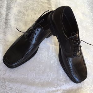 BRAND NEW! Bostonian Mens Black Shoes SZ 9.5 M
